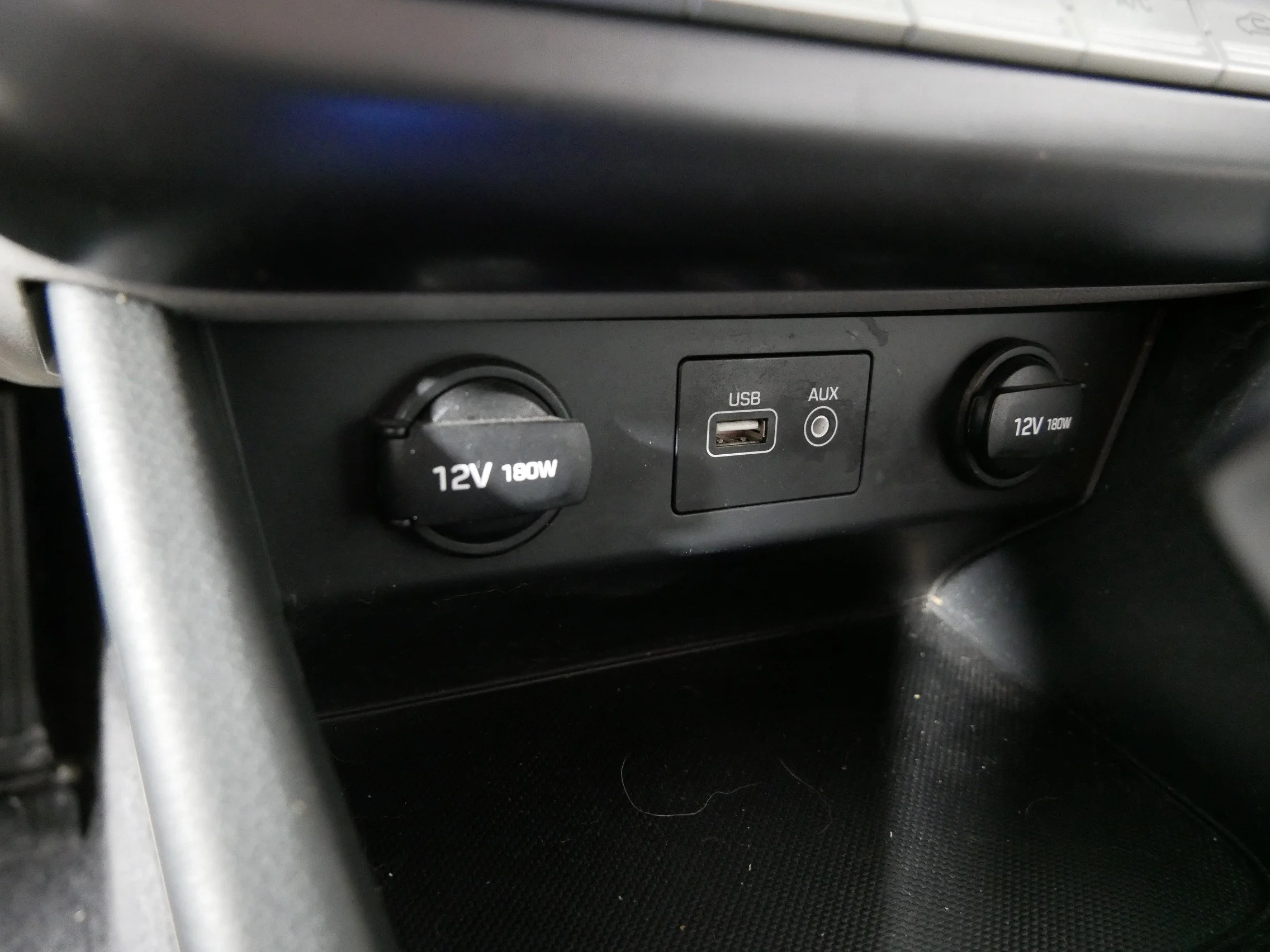 Used 2018 Phantom Black Hyundai SEL image 29