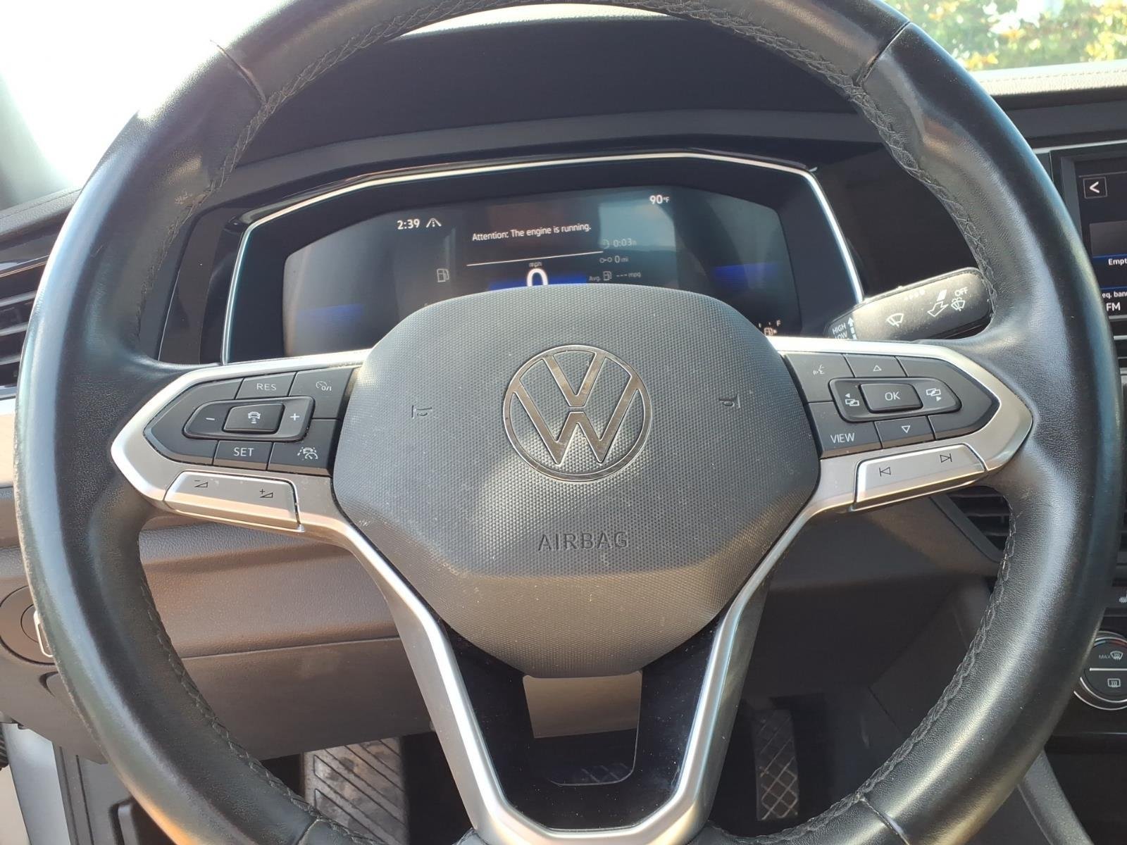 Used 2023 Pyrite Silver Metallic Volkswagen SE image 24