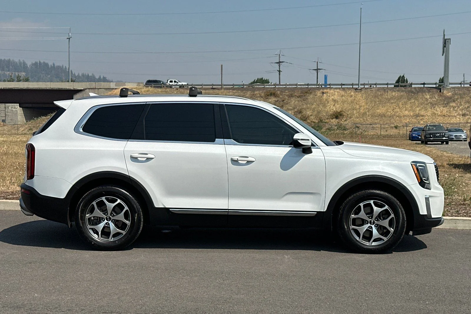 Used 2020 White Kia EX image 2