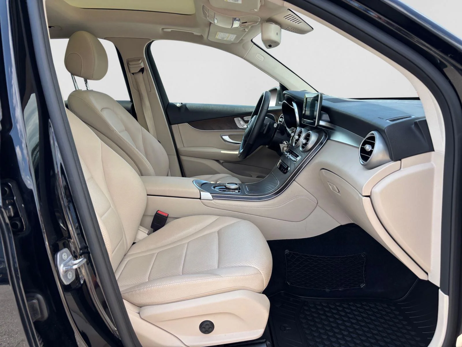 Used 2019 Black Mercedes-Benz GLC 300 image 15