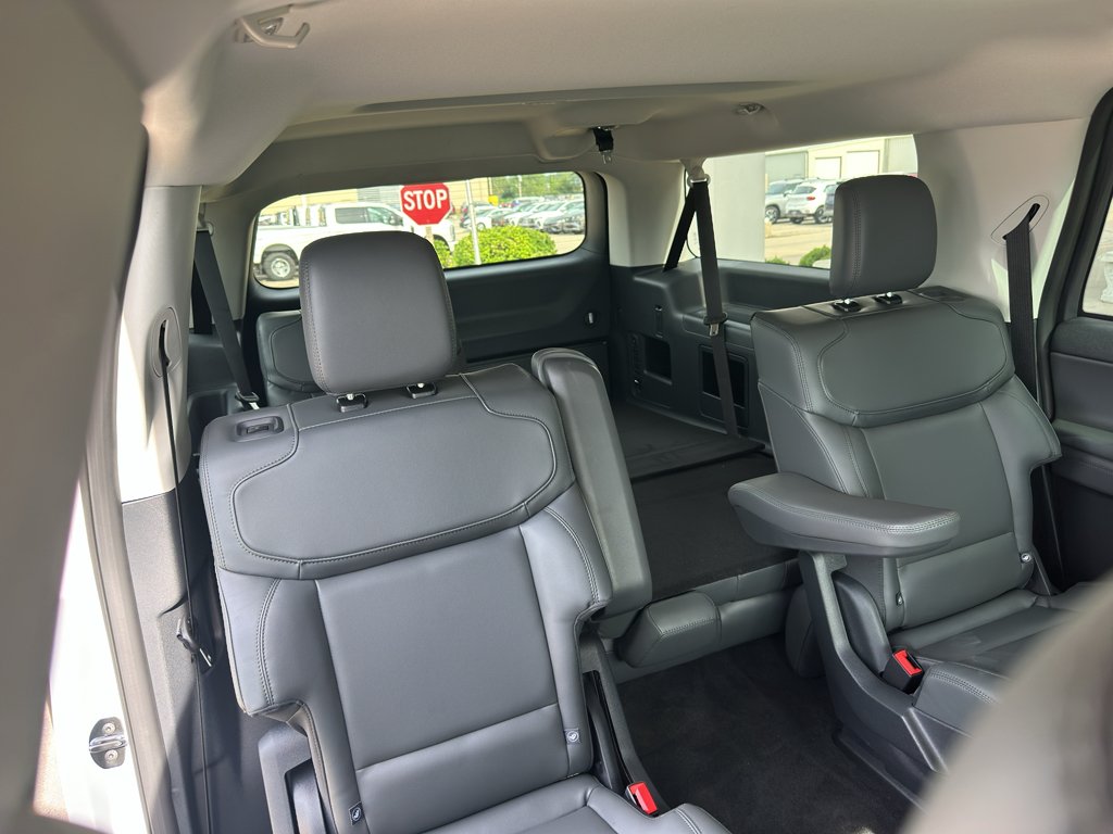 New 2027 Star White Metallic Tri-Coat Ford Active image 33