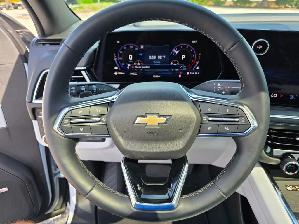 Used 2026 Polar White Tricoat Chevrolet Premier image 24