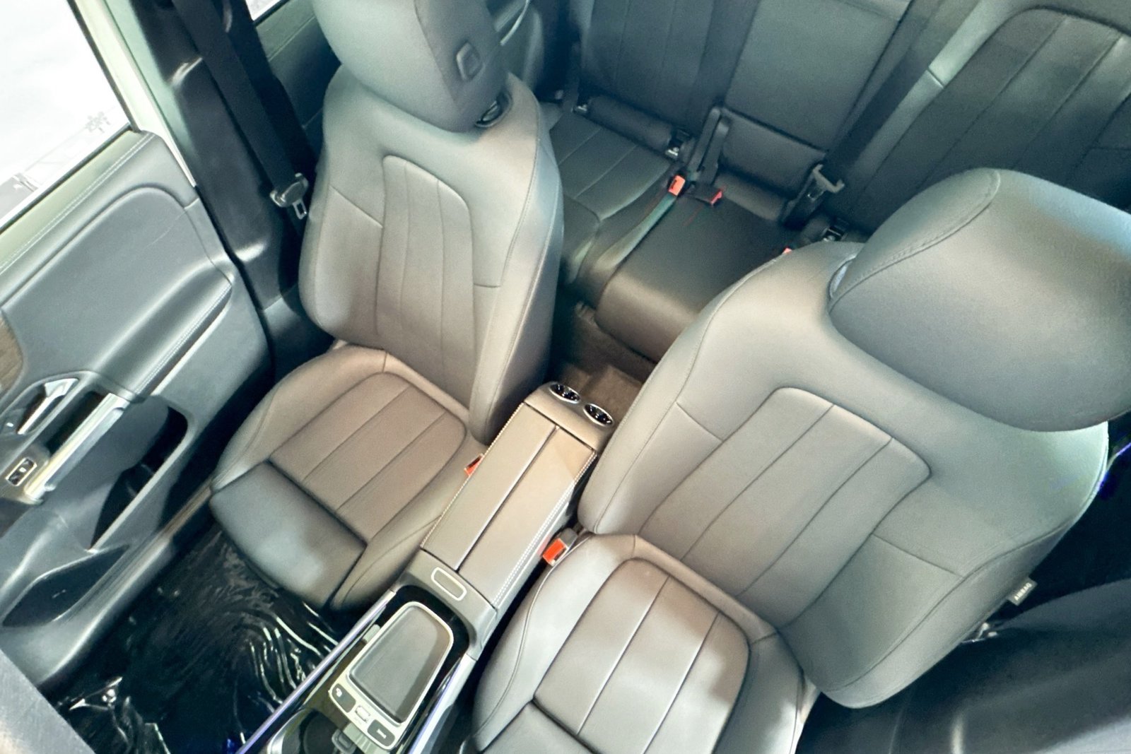 New 2026 Polar White Mercedes-Benz GLB 250 image 19
