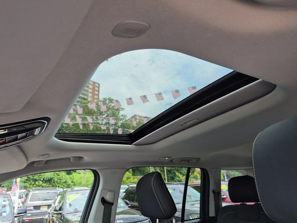 Used 2023 Gray Jeep Laredo image 19