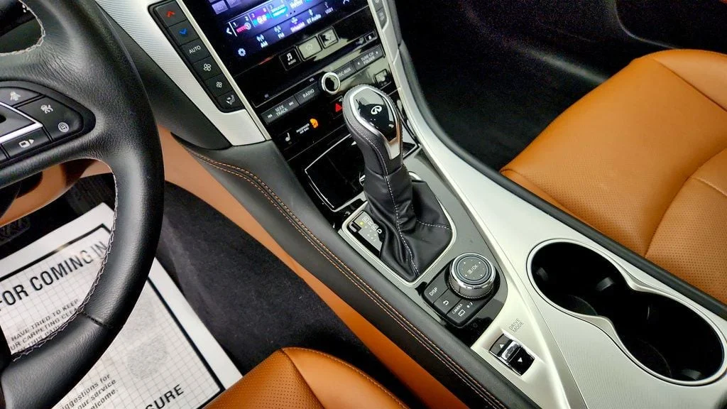 Used 2023 Pure White INFINITI LUXE AWD image 17