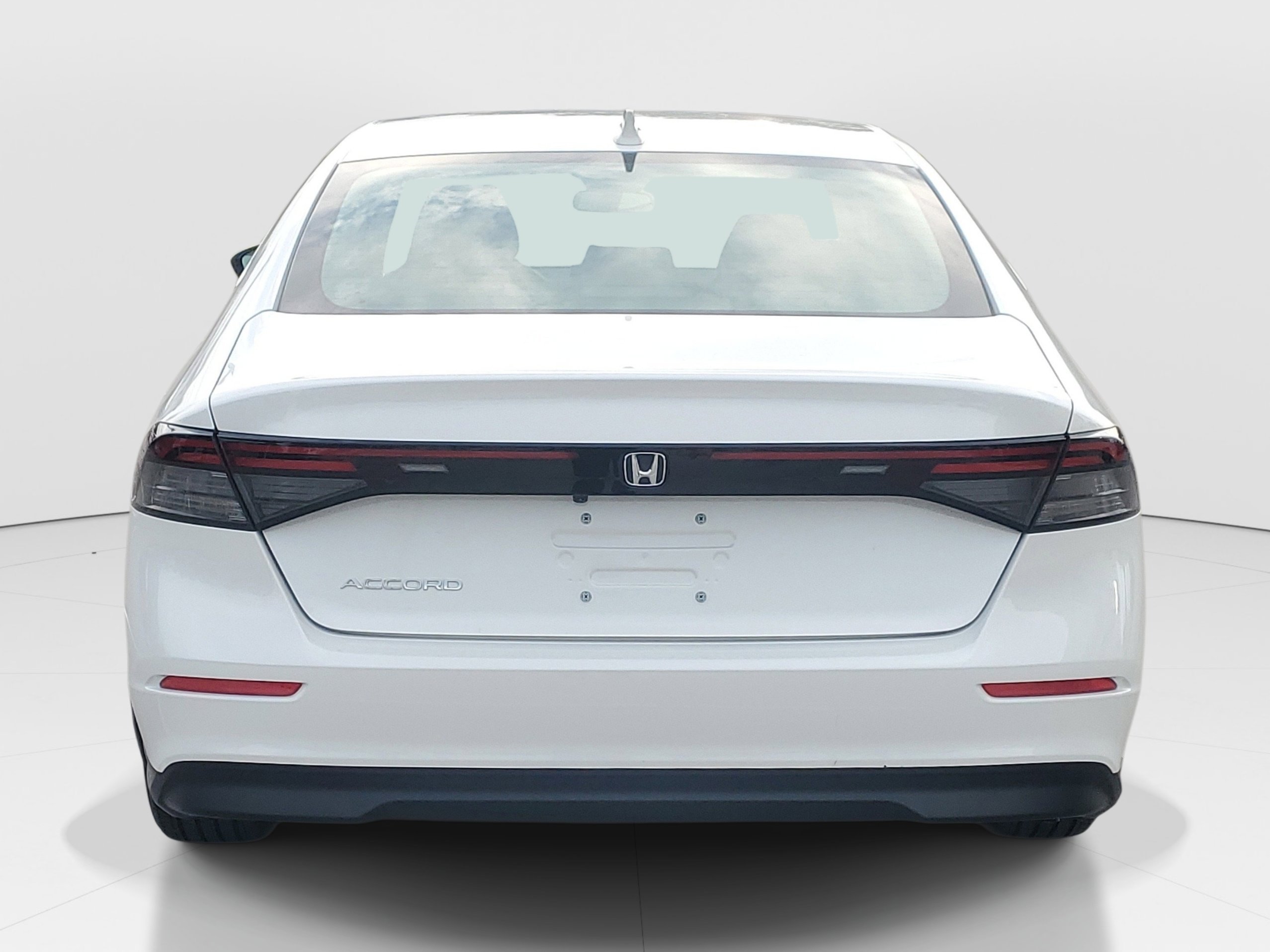Used 2025 Platinum White Pearl Honda LX image 9