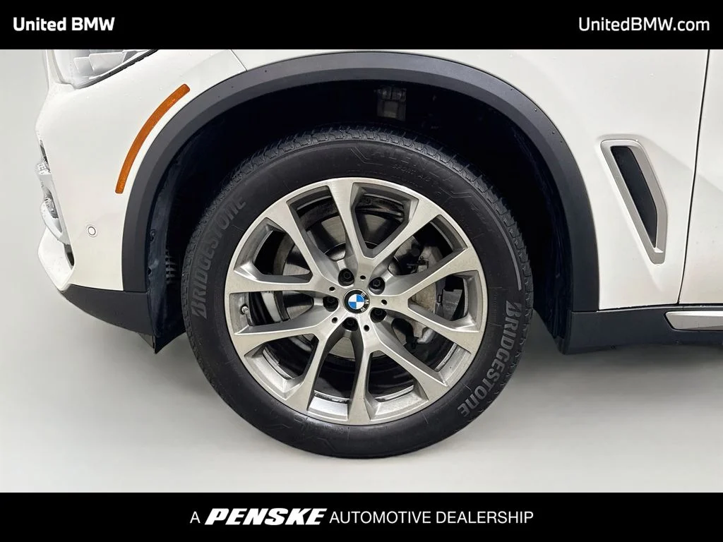 Used 2021 Alpine White BMW xDrive40i image 9