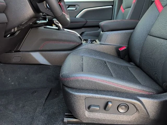 2026 Chevrolet Colorado Z71 - Photo 11
