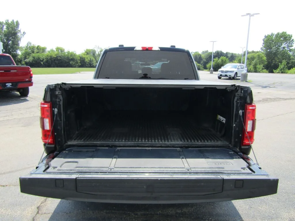 Used 2023 Agate Black Metallic Ford XLT image 6
