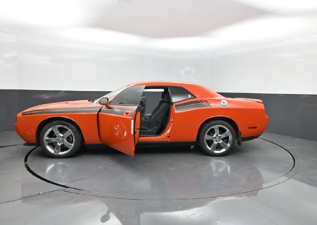Used 2010 Orange Dodge R/T image 30