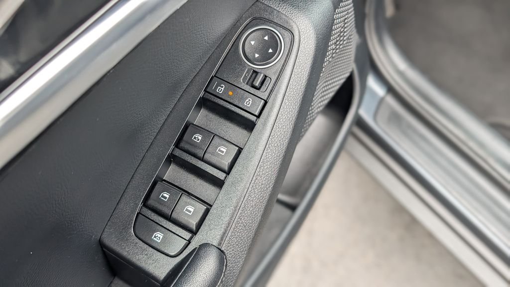 2025 Kia Seltos S - Photo 22