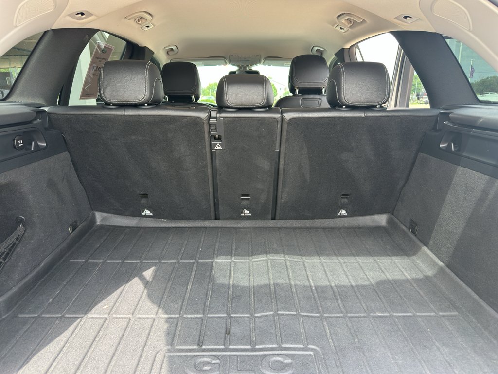 Used 2019 Polar White Mercedes-Benz 300 image 33