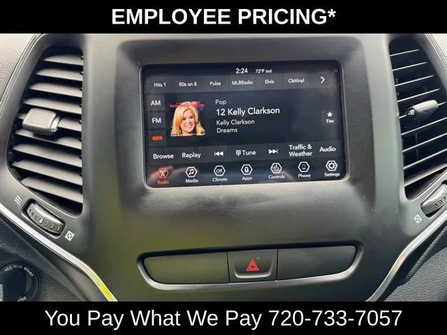 Used 2019 Silver Jeep Latitude image 31