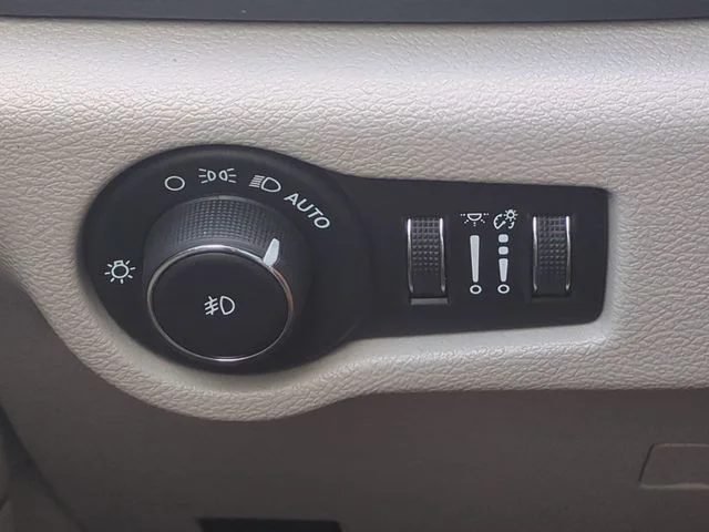 Used 2019 Blue Chrysler Touring L image 18