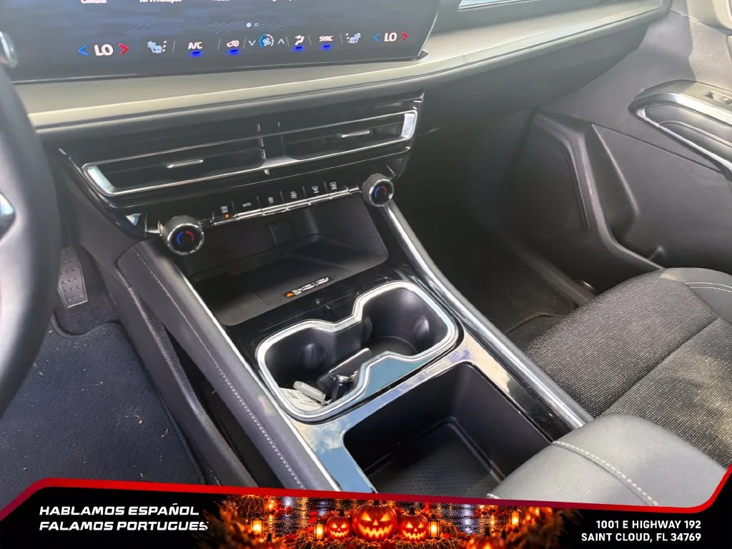 Used 2025 Mosaic Black Metallic Chevrolet LT image 18