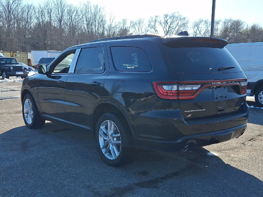 New 2026 Diamond Black Clear-Coat Exterior Paint Dodge GT Plus image 6