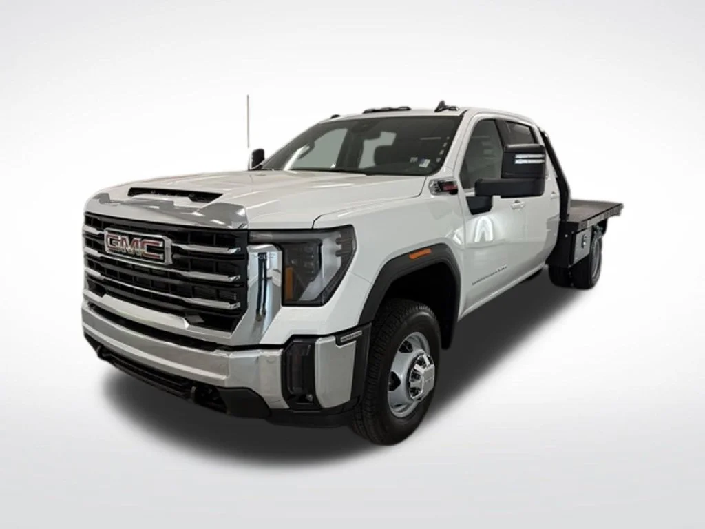 New 2026 Summit White GMC SLE image 3
