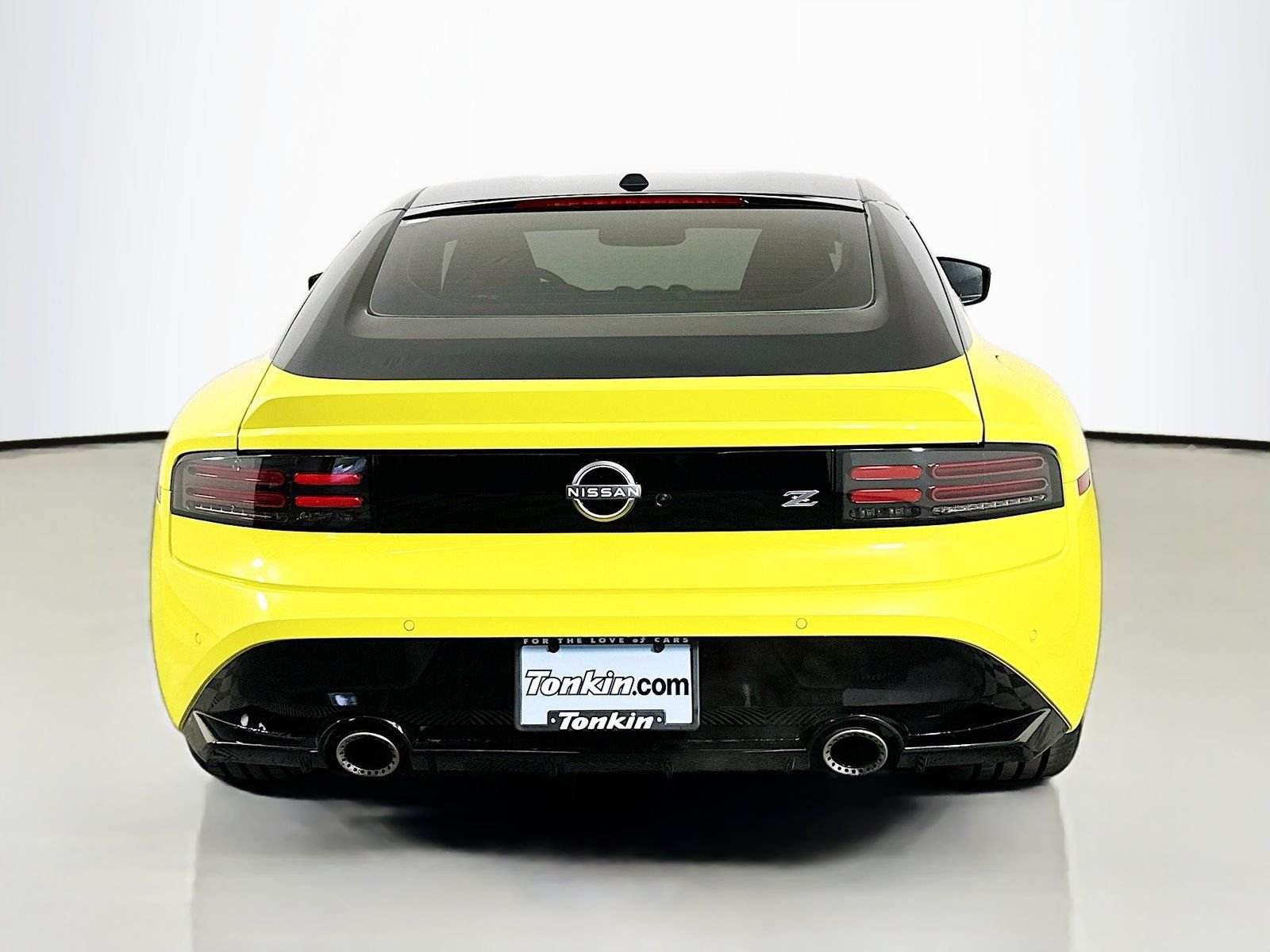 Used 2023 Yellow Pearl Nissan Proto Spec image 6