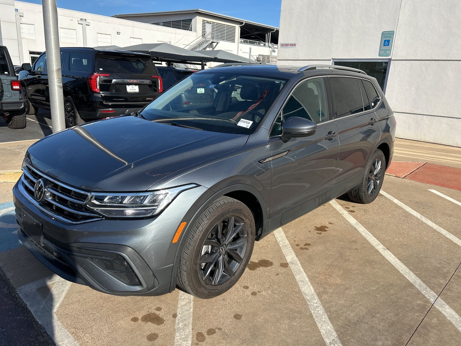 2023 Volkswagen Tiguan SE