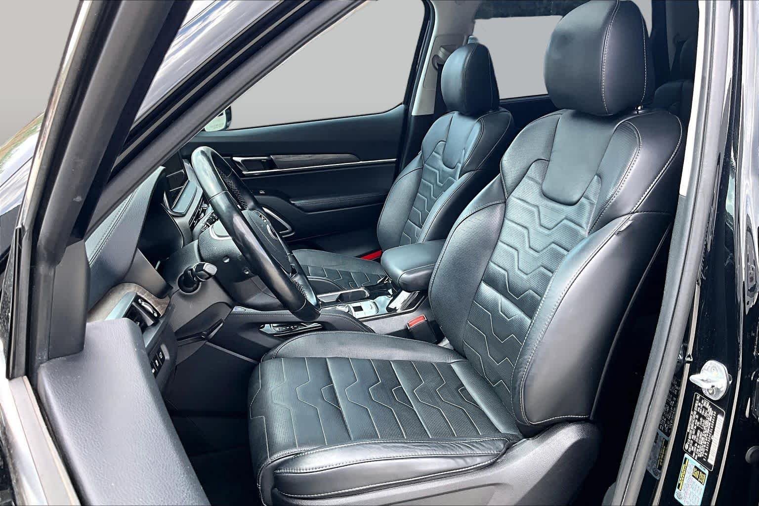 Used 2020 Ebony Black Kia SX image 8