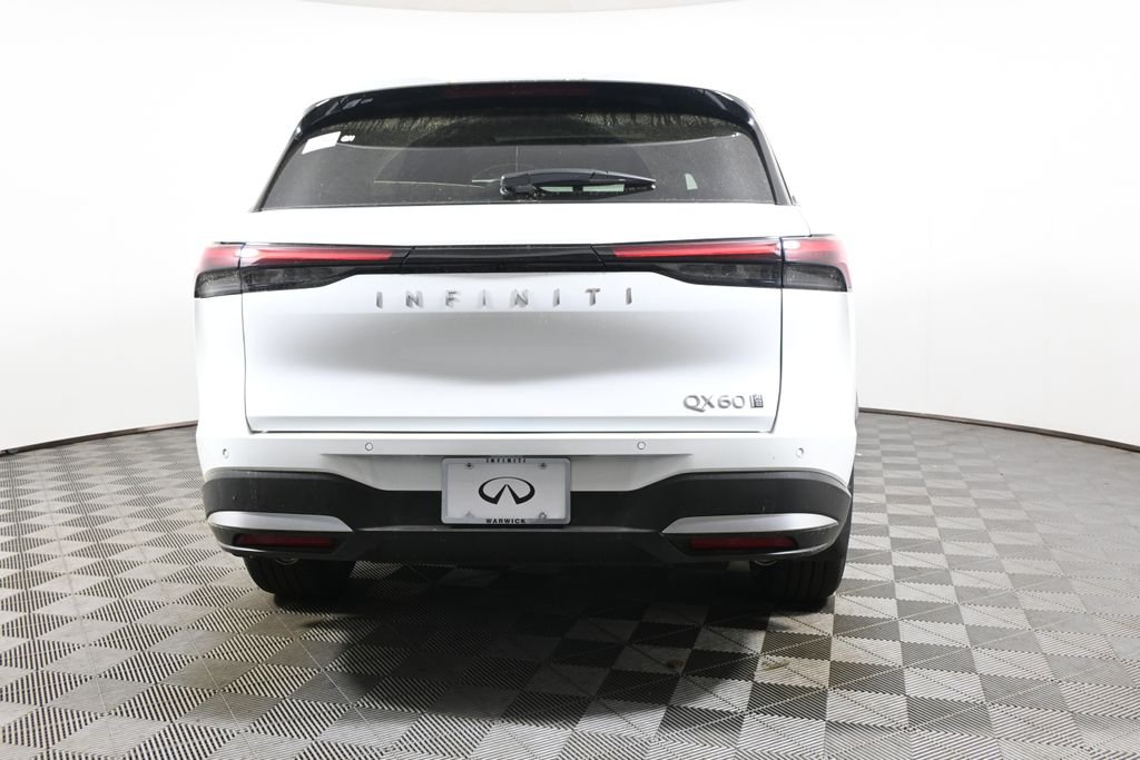 New 2027 RADIANT WHITE INFINITI Luxe AWD image 6