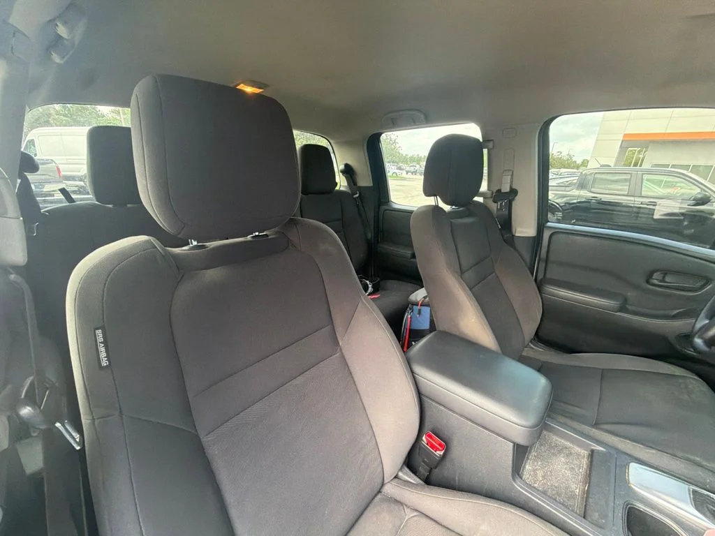 Used 2022 White Nissan S image 12