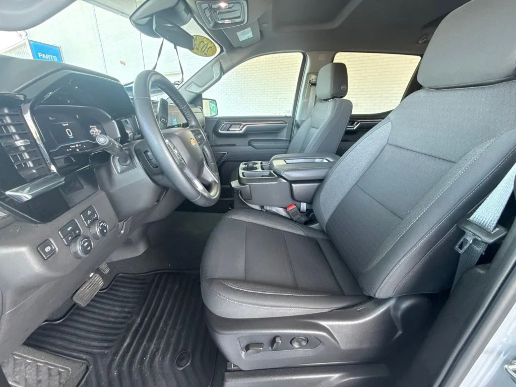 Used 2024 Gray Chevrolet LT image 31