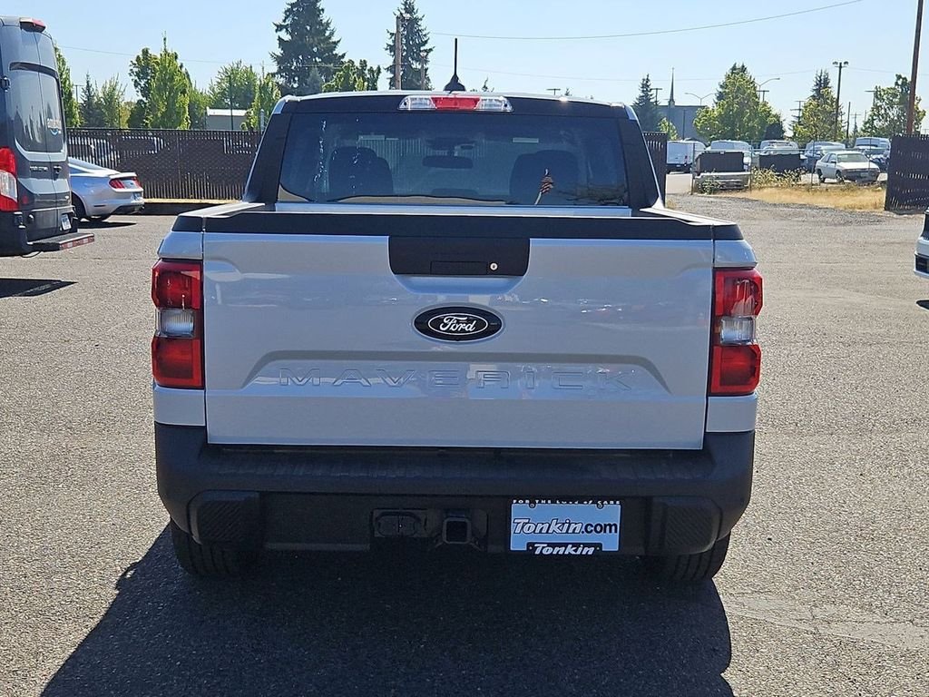 New 2025 Space White Metallic Ford XLT image 37