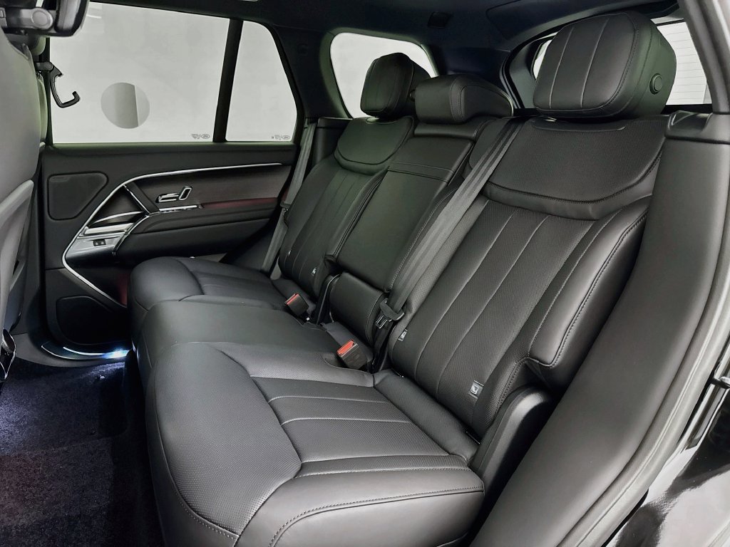 New 2027 Santorini Black Land Rover SE image 25