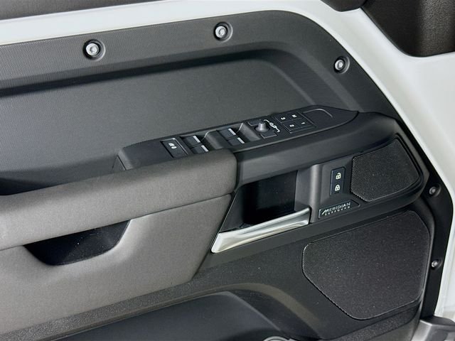 New 2026 Fuji White Land Rover X-Dynamic SE image 20