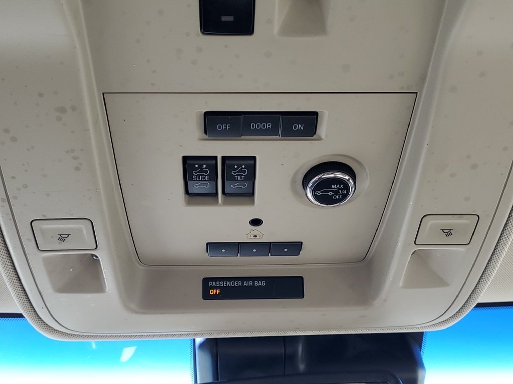 Used 2020 White GMC Denali image 35