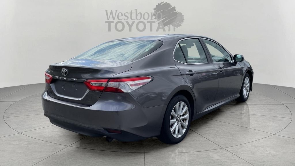 Used 2018 Gray Toyota LE image 6