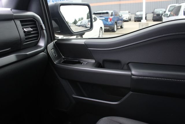 Used 2024 Gray Metallic Ford XLT image 19