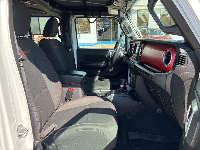 Used 2018 Bright White Clearcoat Jeep Unlimited Rubicon image 28
