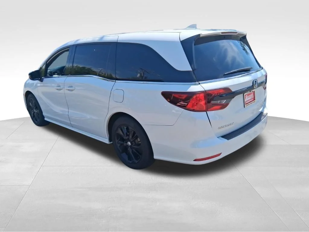 Used 2023  Honda Sport image 3