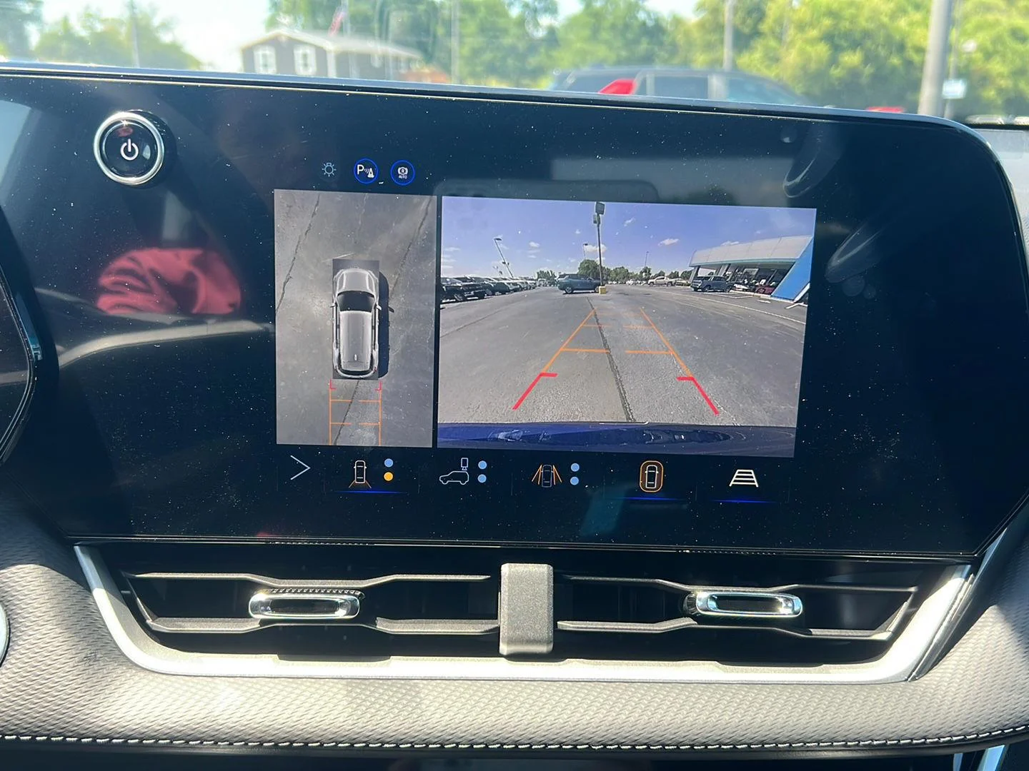 2027 Chevrolet Equinox LT - Photo 22