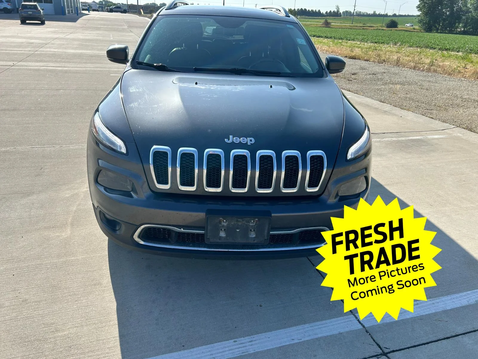 Used 2018 Jeep Cherokee Limited with VIN 1C4PJMDX7JD505604 for sale in Charles City, IA