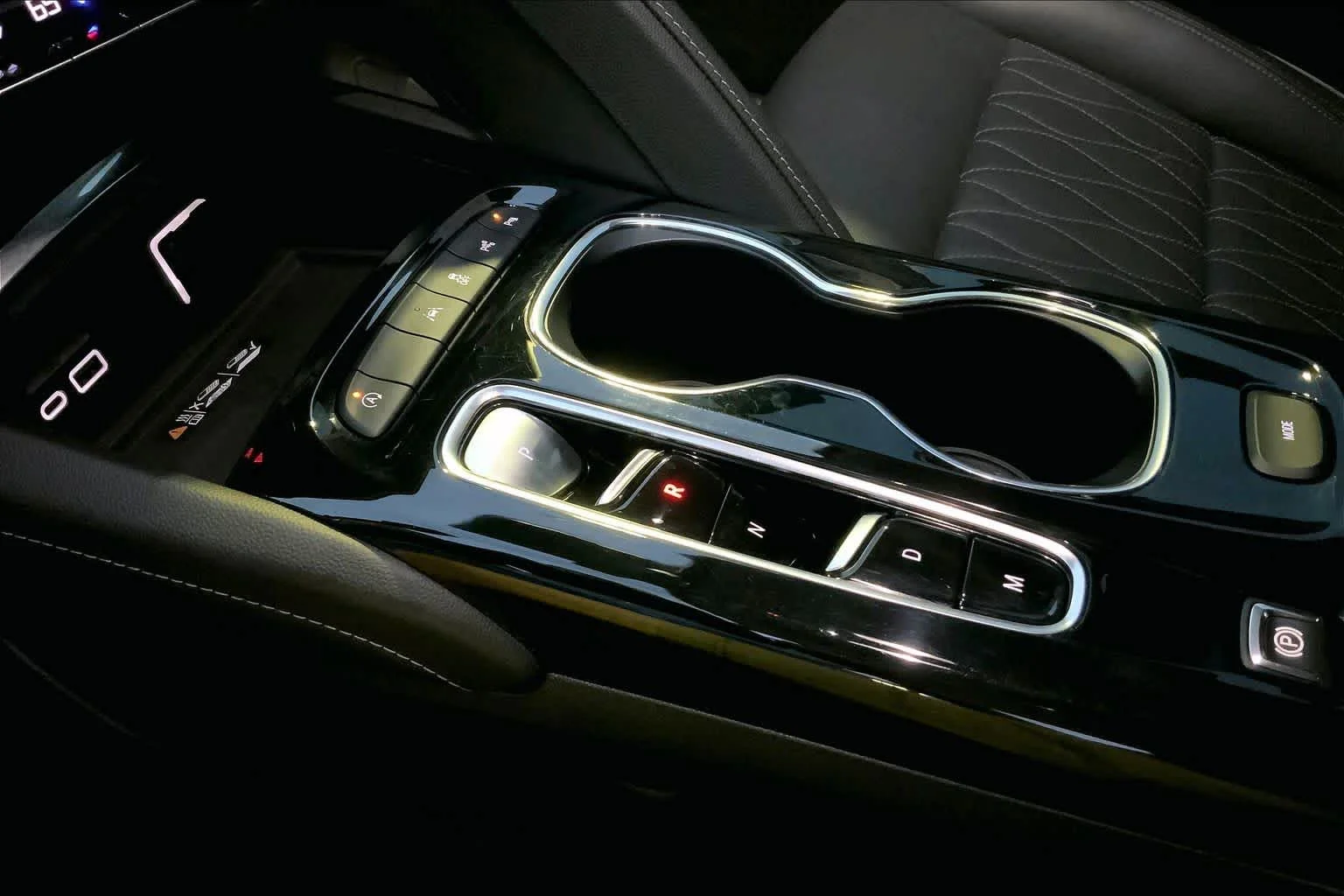 Used 2022 Ebony Twilight Metallic Buick Avenir image 16