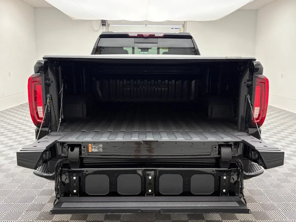 Used 2024 Onyx Black GMC Denali image 13