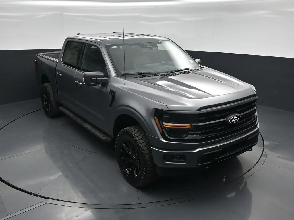 New 2026 Carbonized Gray Metallic Ford XLT image 32