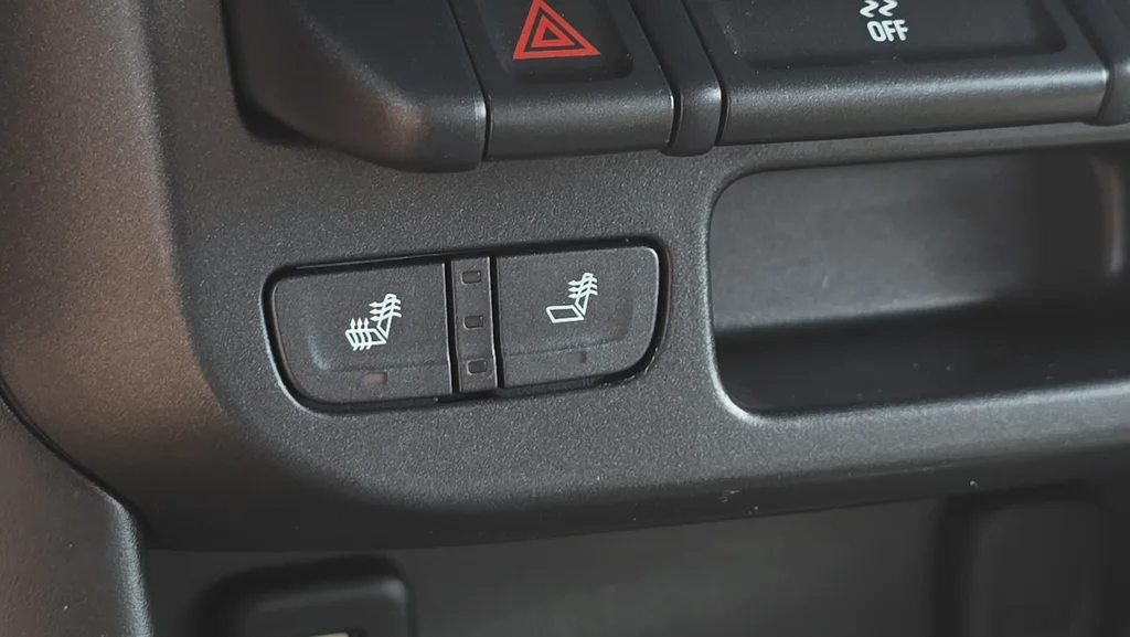 Used 2018 White GMC SLT image 29