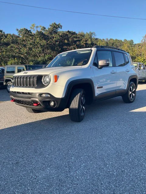 Used 2019 White Jeep Trailhawk image 4