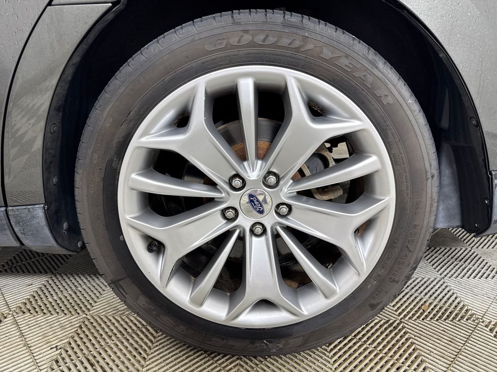 Used 2017 Gray Ford Limited image 12
