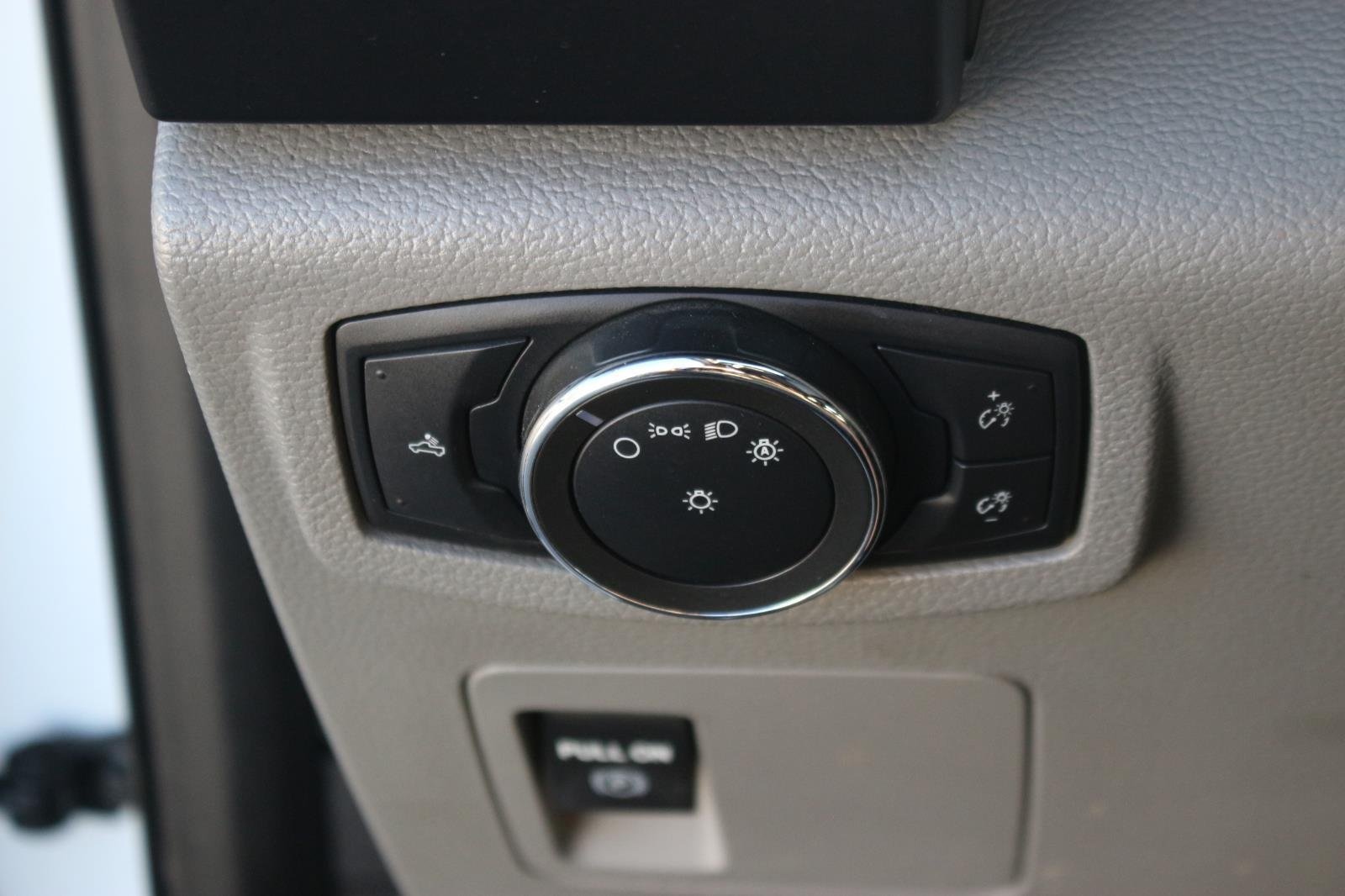 Used 2020 Oxford White Ford XL image 33