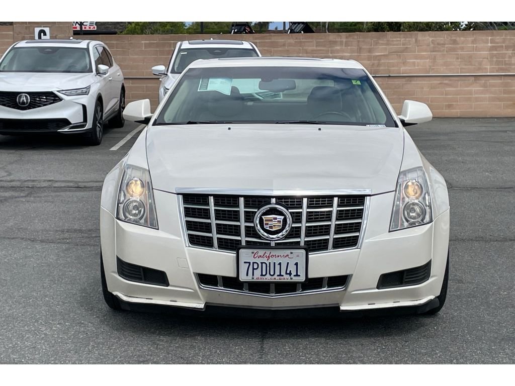 Used 2013 White Diamond Tricoat Cadillac Luxury image 8