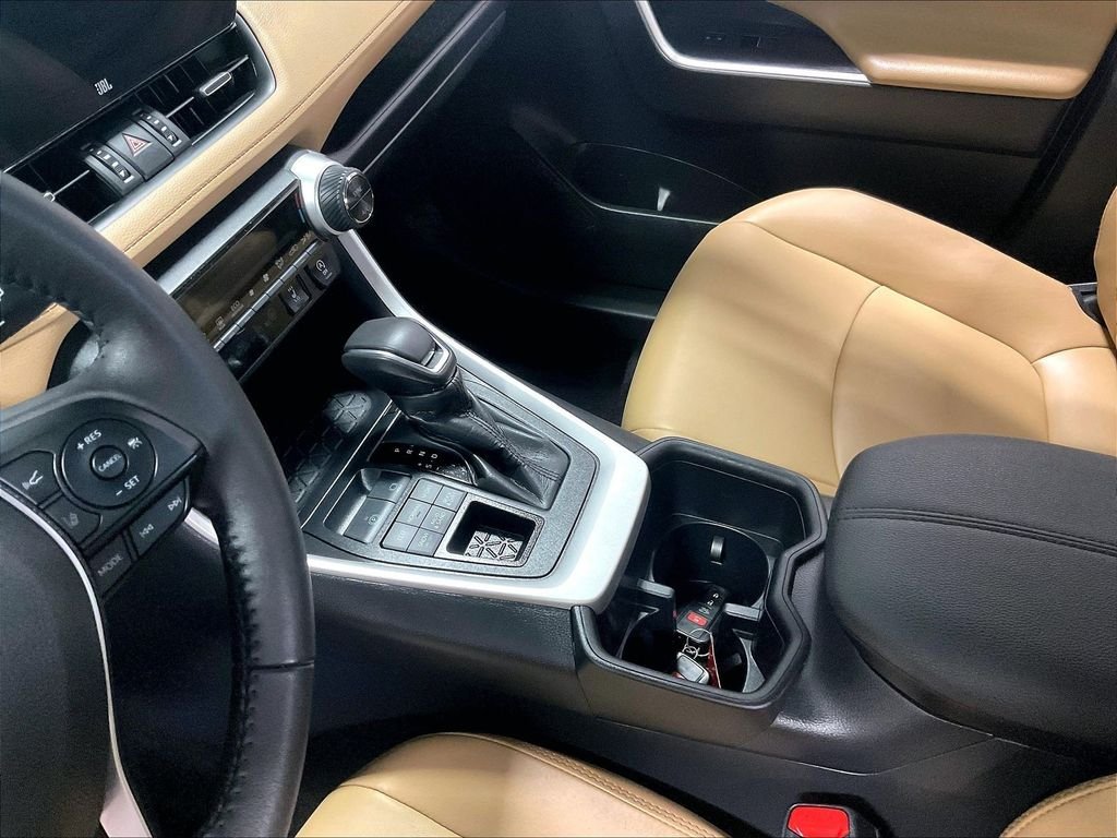 Used 2025 Black Toyota XLE Premium image 20