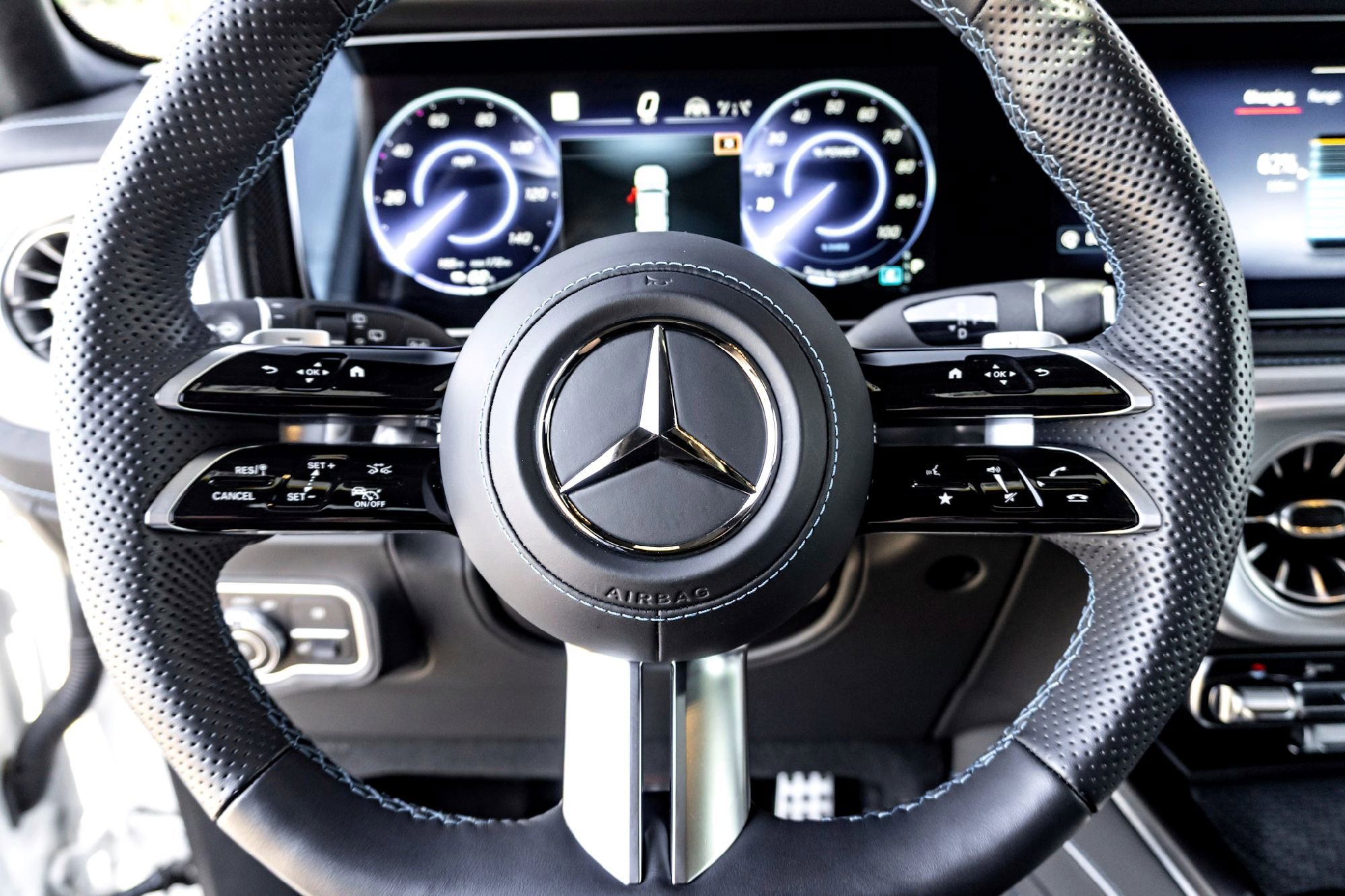 Certified Used 2025  Mercedes-Benz G 580e image 17