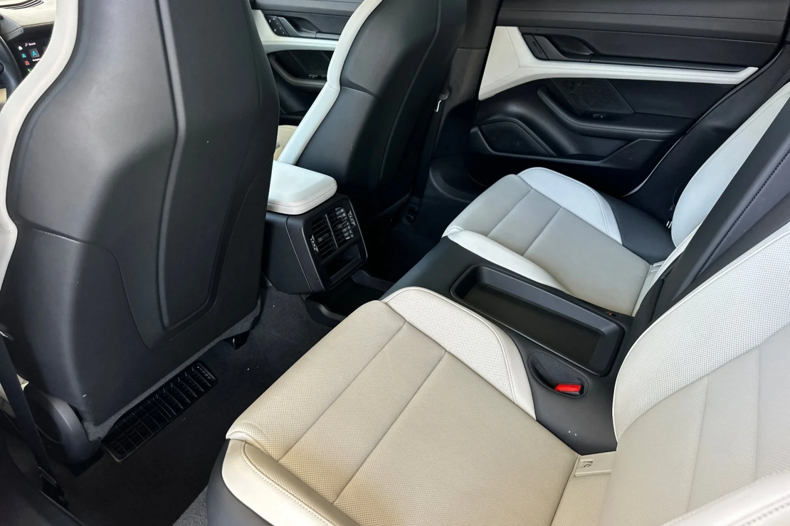 Certified Used 2023 Chalk Porsche RWD image 13