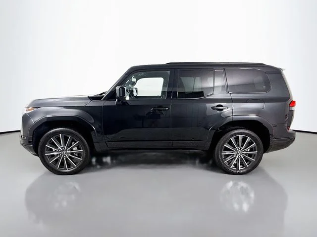 Used 2025 Black Lexus 550 Luxury+ image 4