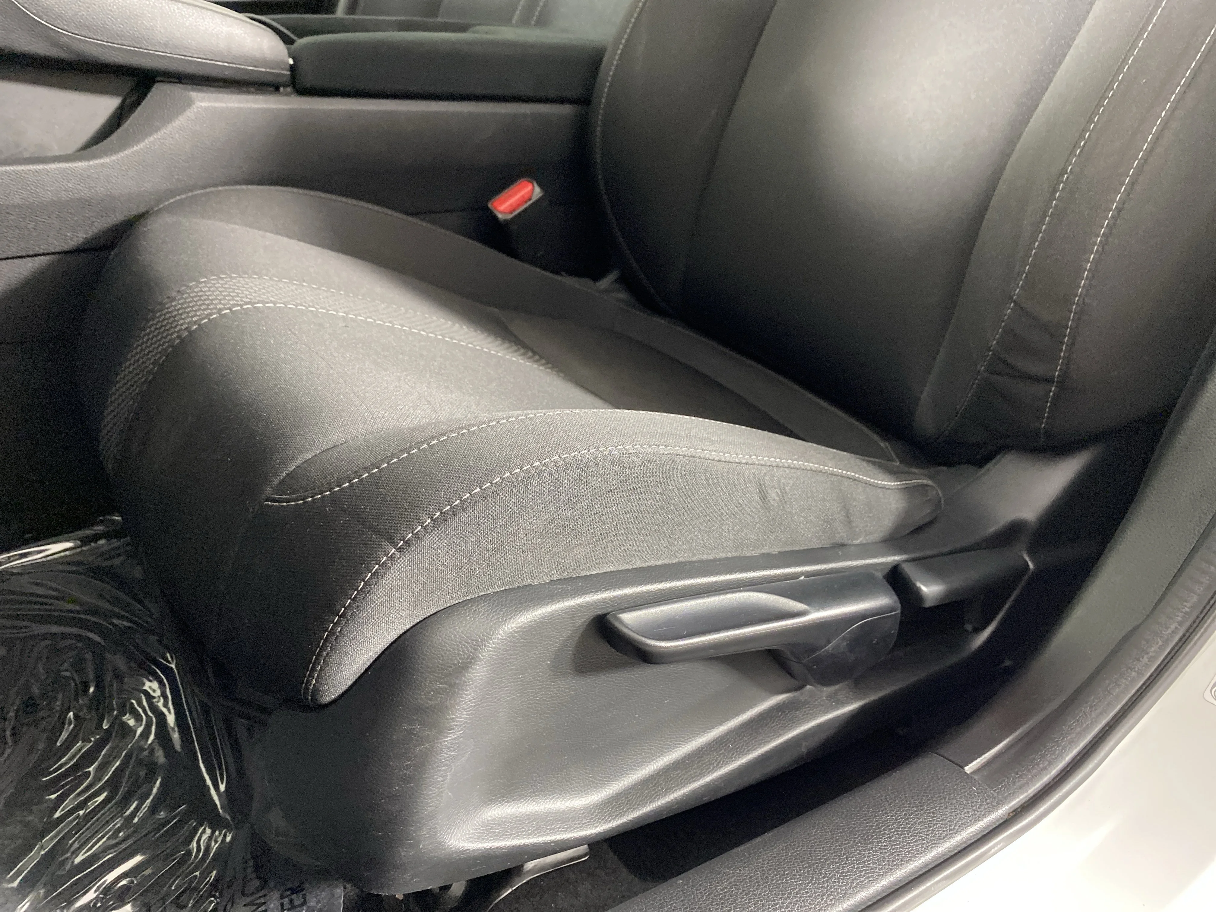Used 2019 White Honda LX image 17
